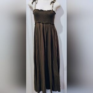 TUCKERNUCK Pomander Place Shallon Tie Strap Smocked Maxi Dress Olive Green Small